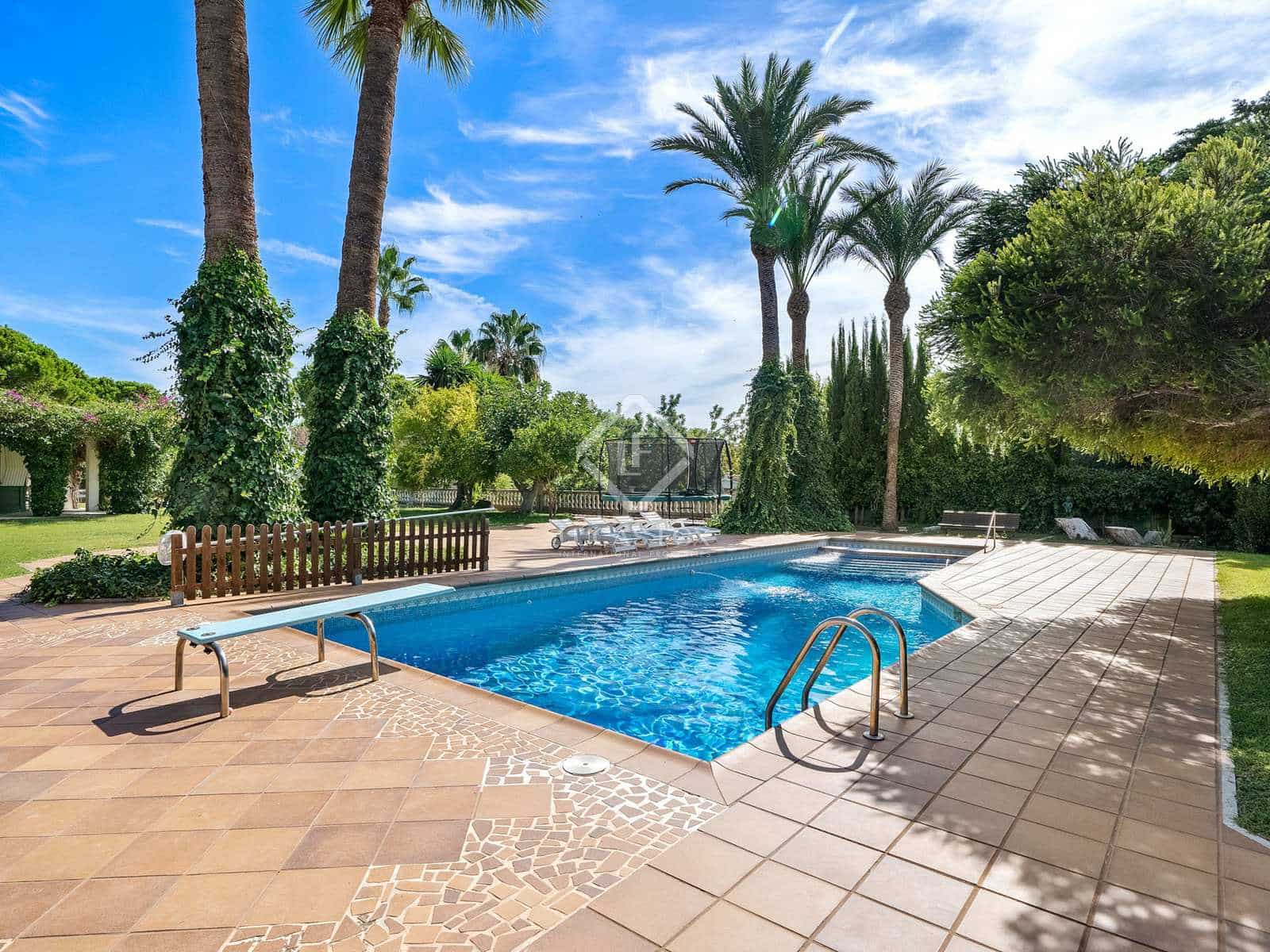 9 soveværelse Villa til salg i Roda de Bara med swimmingpool garage - € 1.800.000 (Ref: 7149362)