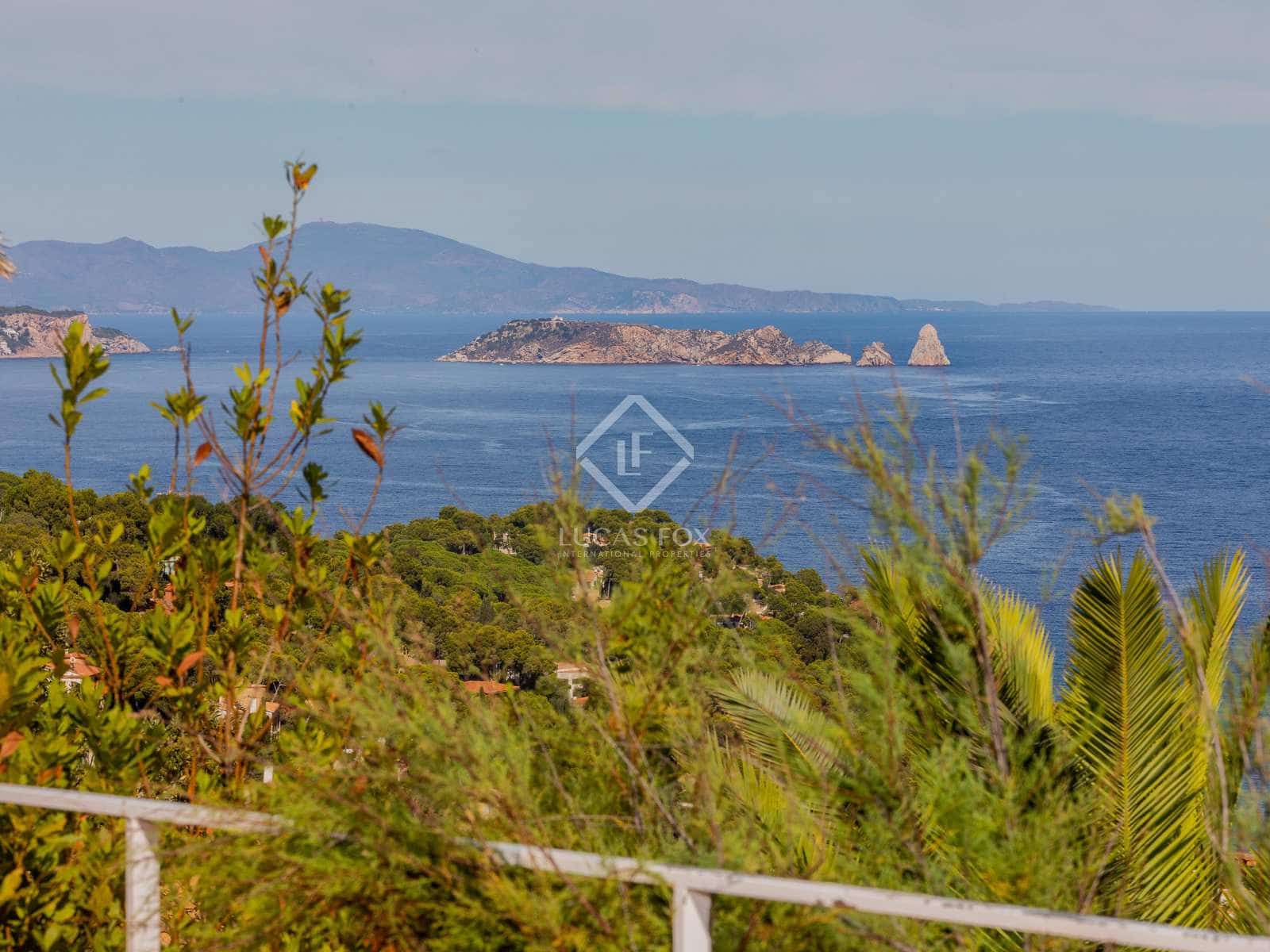 11 sypialnia Willa na sprzedaż w Sa Riera z basenem garażem - 2 300 000 € (Ref: 7149371)