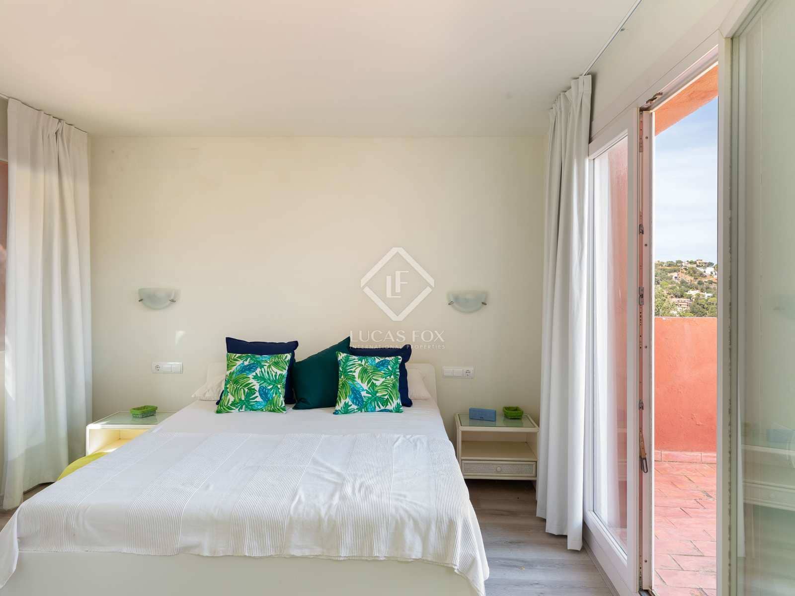 11 sypialnia Willa na sprzedaż w Sa Riera z basenem garażem - 2 300 000 € (Ref: 7149371)