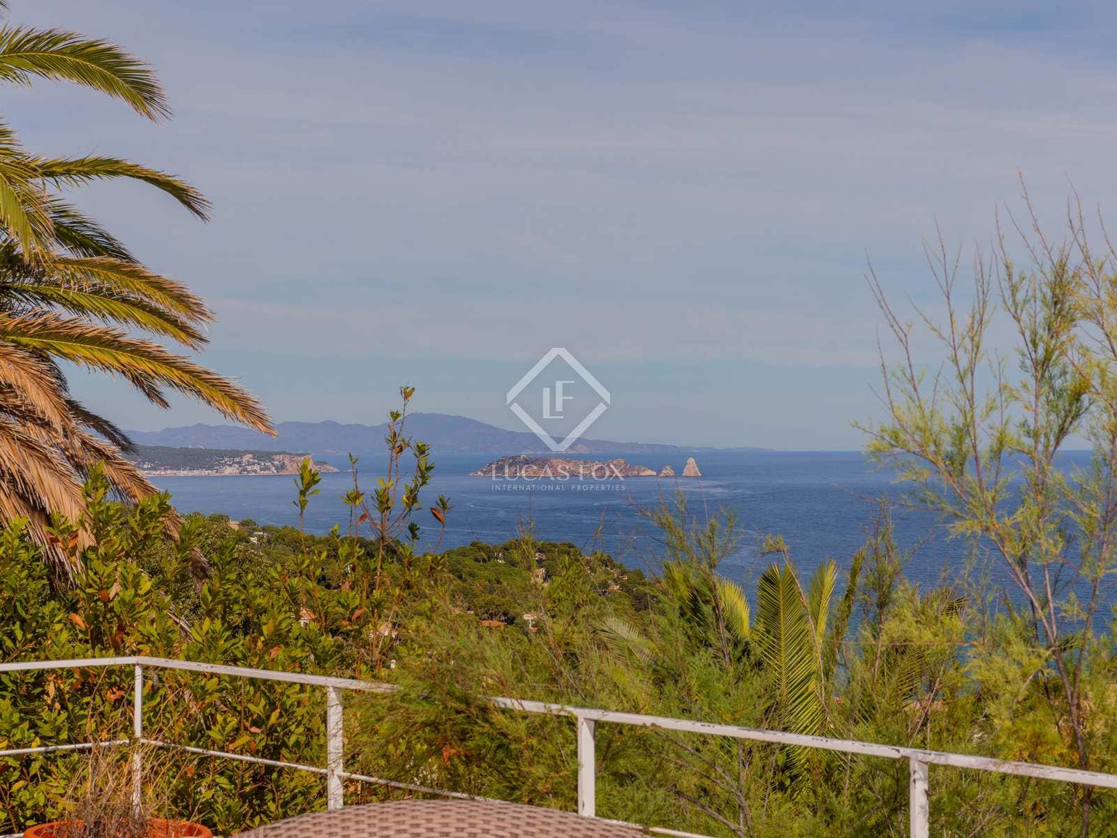 11 sypialnia Willa na sprzedaż w Sa Riera z basenem garażem - 2 300 000 € (Ref: 7149371)