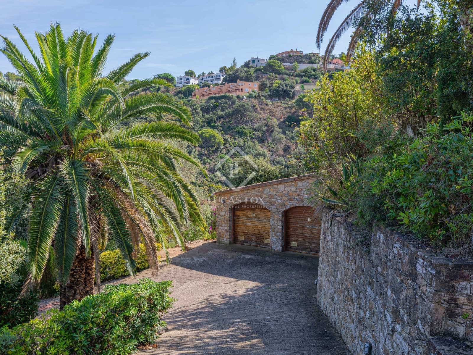 11 sypialnia Willa na sprzedaż w Sa Riera z basenem garażem - 2 300 000 € (Ref: 7149371)