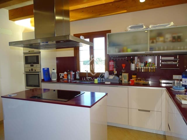 3 slaapkamer Finca/Landhuis te koop in Ciutadella de Menorca met garage - € 1.080.000 (Ref: 7161849)