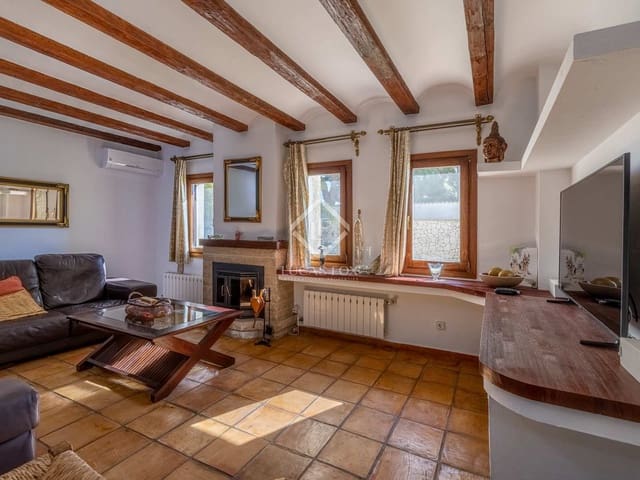 Chalet de 7 habitaciones en Benissa en venta con piscina garaje - 995.000 € (Ref: 7168446)