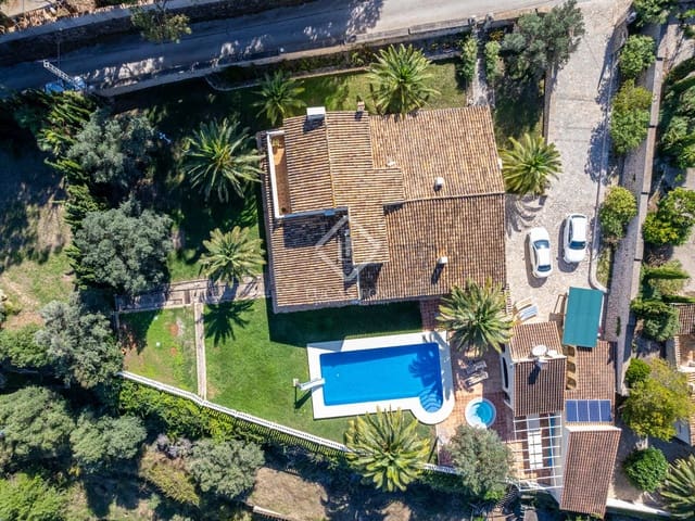 Chalet de 7 habitaciones en Benissa en venta con piscina garaje - 995.000 € (Ref: 7168446)