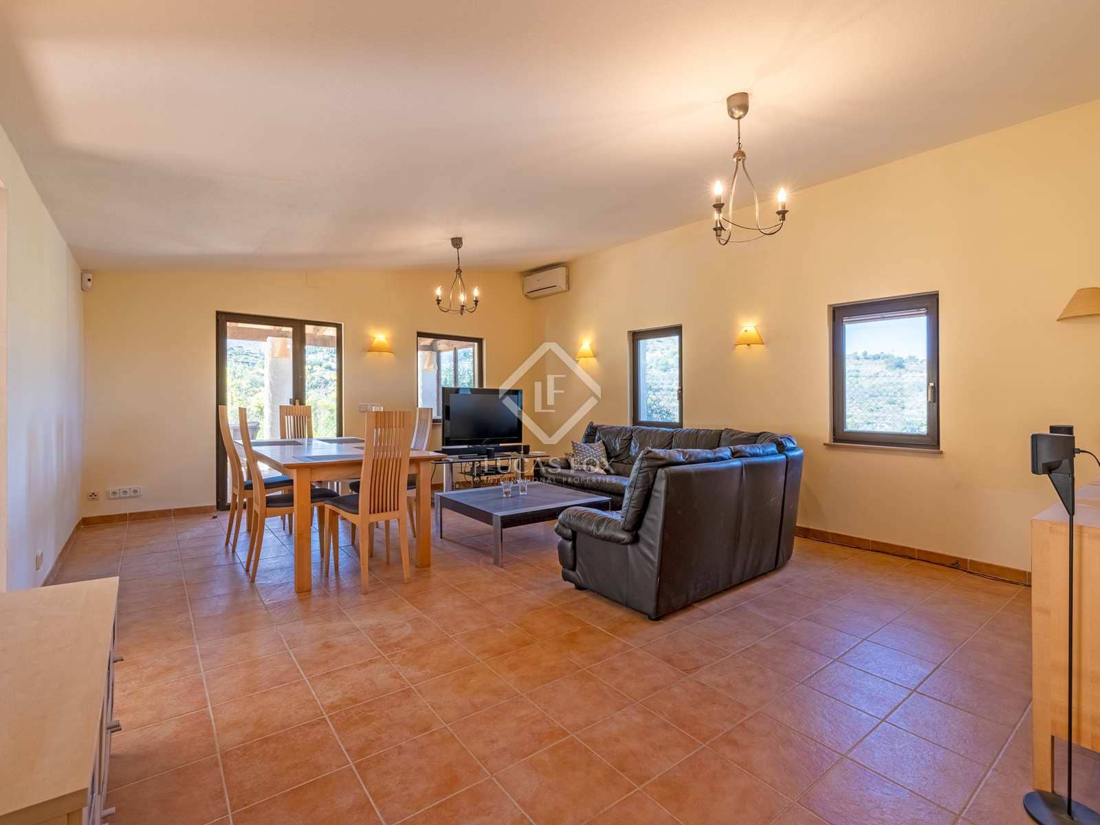 7 sypialnia Willa na sprzedaż w Benissa z basenem garażem - 995 000 € (Ref: 7168446)