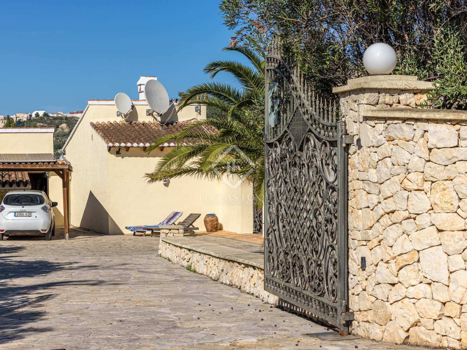 7 sypialnia Willa na sprzedaż w Benissa z basenem garażem - 995 000 € (Ref: 7168446)