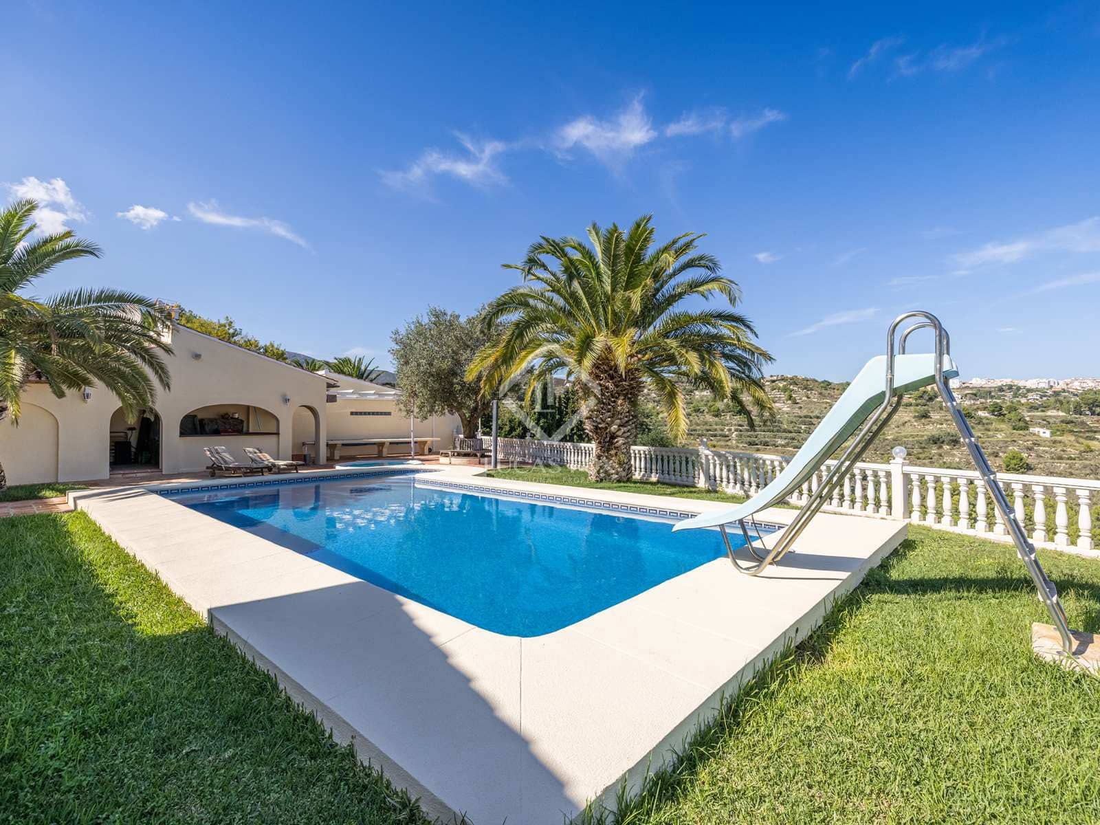 7 sypialnia Willa na sprzedaż w Benissa z basenem garażem - 995 000 € (Ref: 7168446)