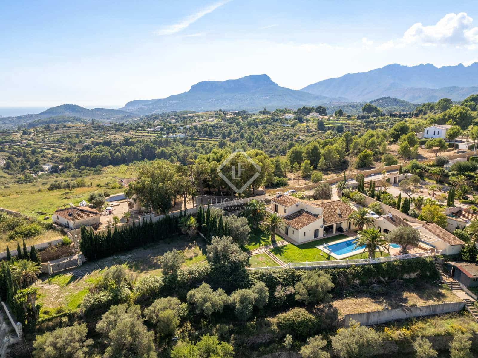 7 sypialnia Willa na sprzedaż w Benissa z basenem garażem - 995 000 € (Ref: 7168446)