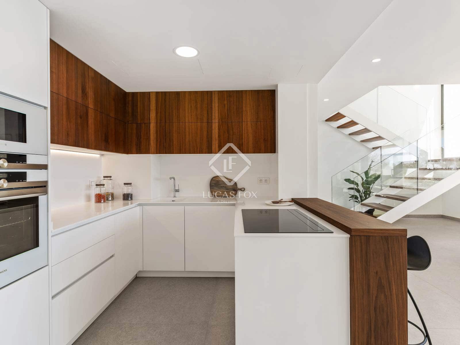 4 bedroom Villa for sale in Altea with pool garage - € 2,135,000 (Ref: 7177611)