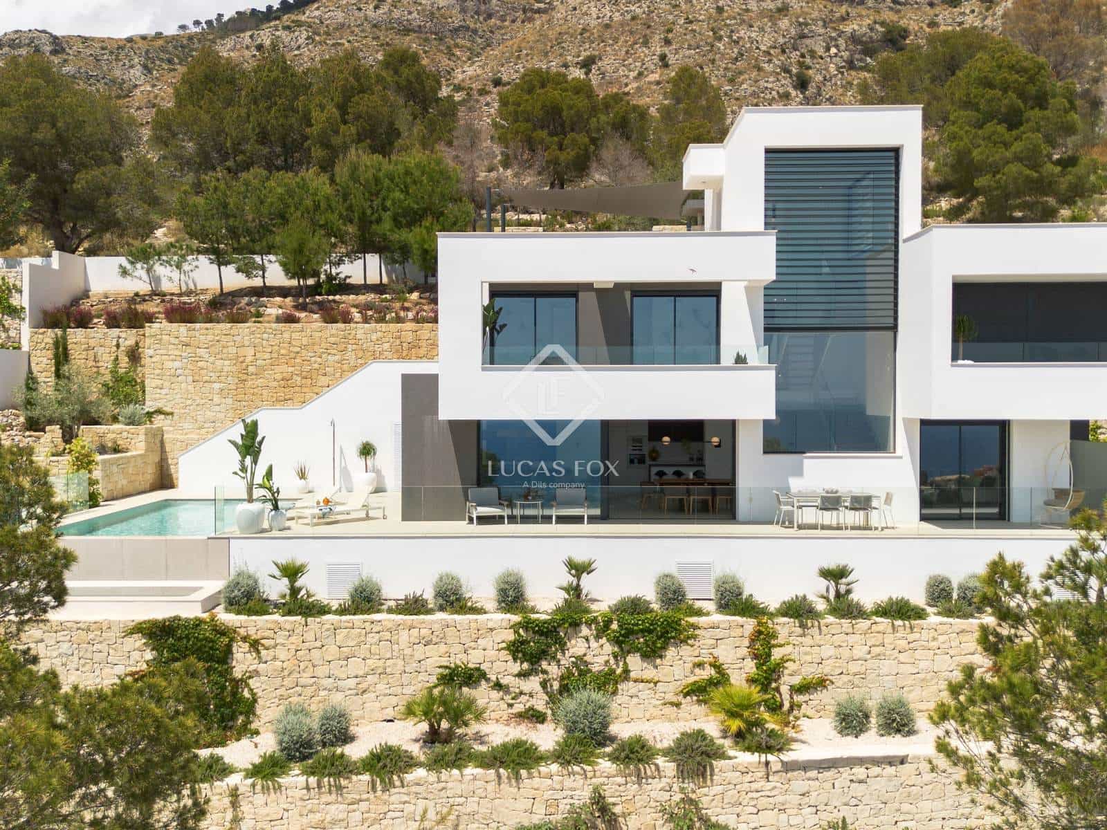 4 bedroom Villa for sale in Altea with pool garage - € 2,135,000 (Ref: 7177611)