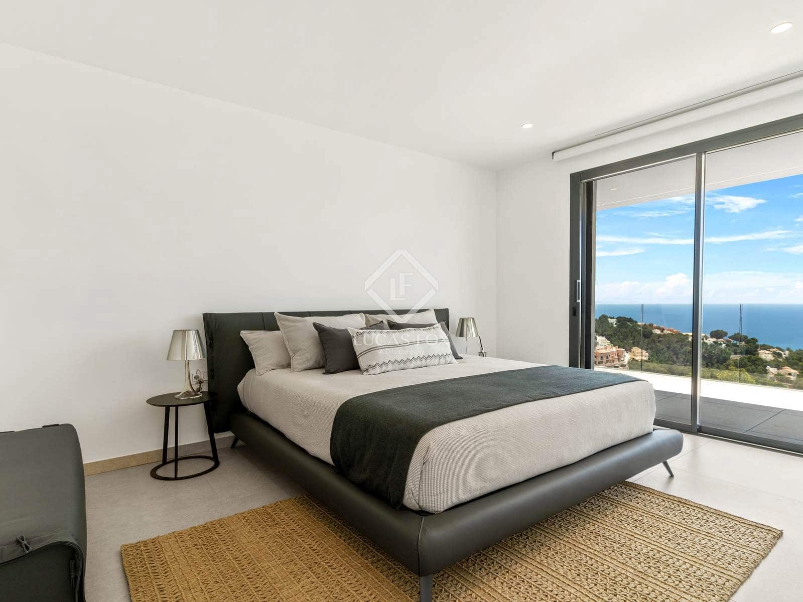 4 bedroom Villa for sale in Altea with pool garage - € 2,135,000 (Ref: 7177611)