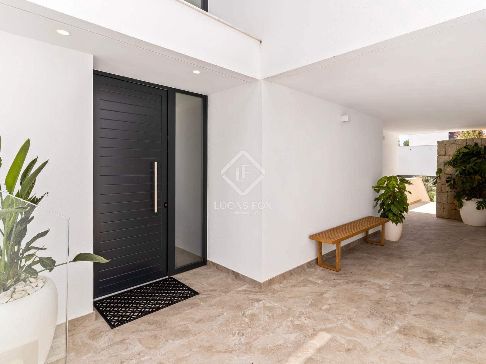 4 bedroom Villa for sale in Altea with pool garage - € 2,135,000 (Ref: 7177611)