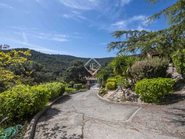 3 makuuhuone Huvila myytävänä paikassa Santa Cristina d'Aro mukana uima-altaan 
autotalli - 880 000 € (Ref: 7182815)