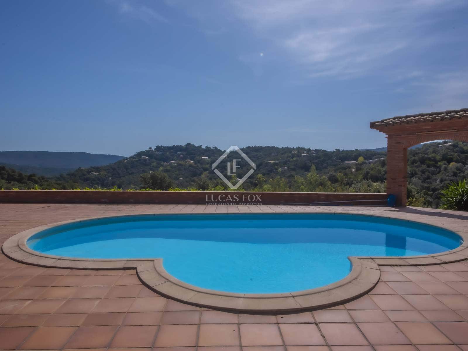 3 soveværelse Villa til salg i Santa Cristina d'Aro med swimmingpool garage - € 880.000 (Ref: 7182815)