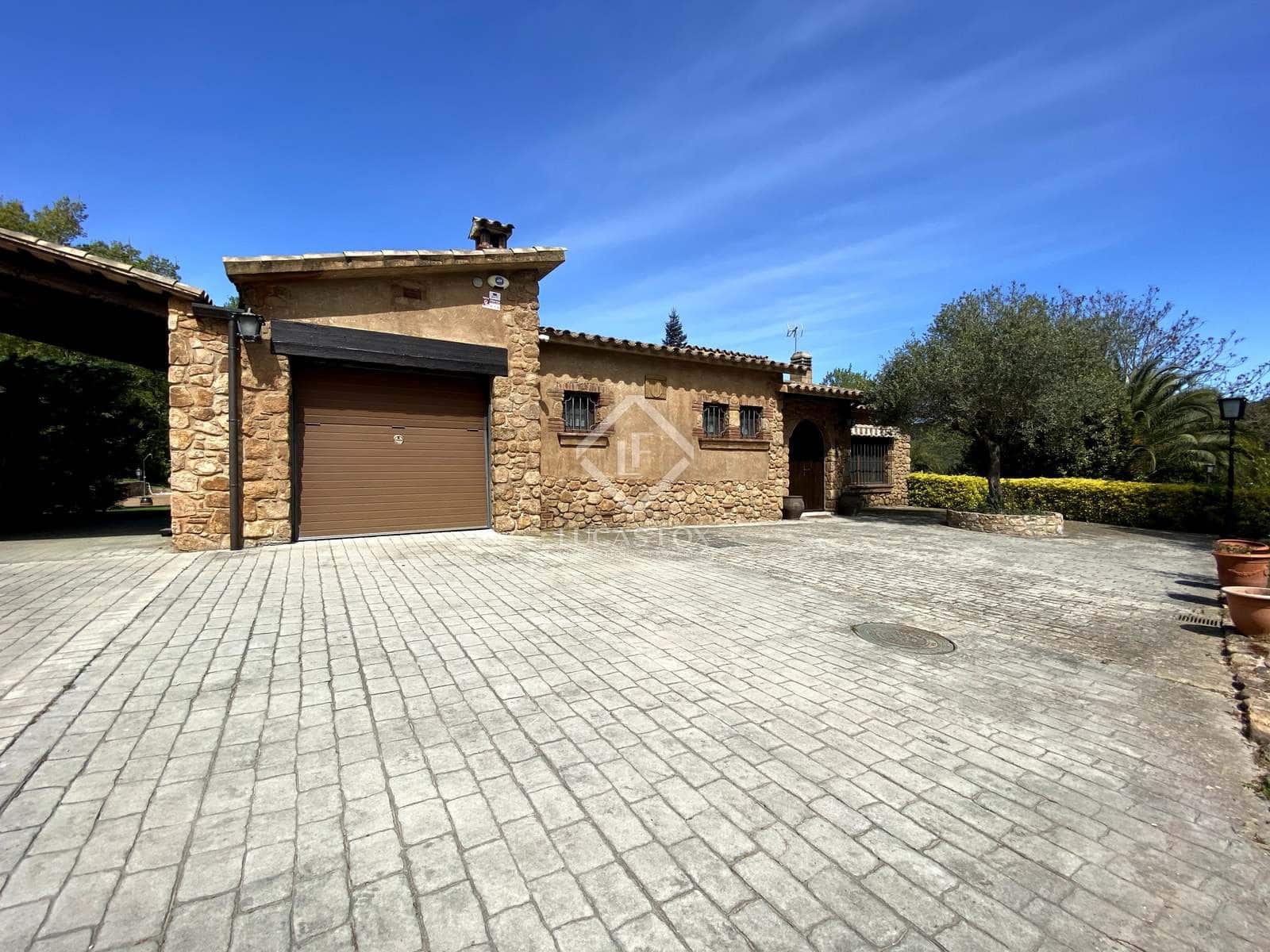 3 soveværelse Finca/Landehus til salg i Santa Cristina d'Aro med swimmingpool garage - € 1.300.000 (Ref: 7182821)