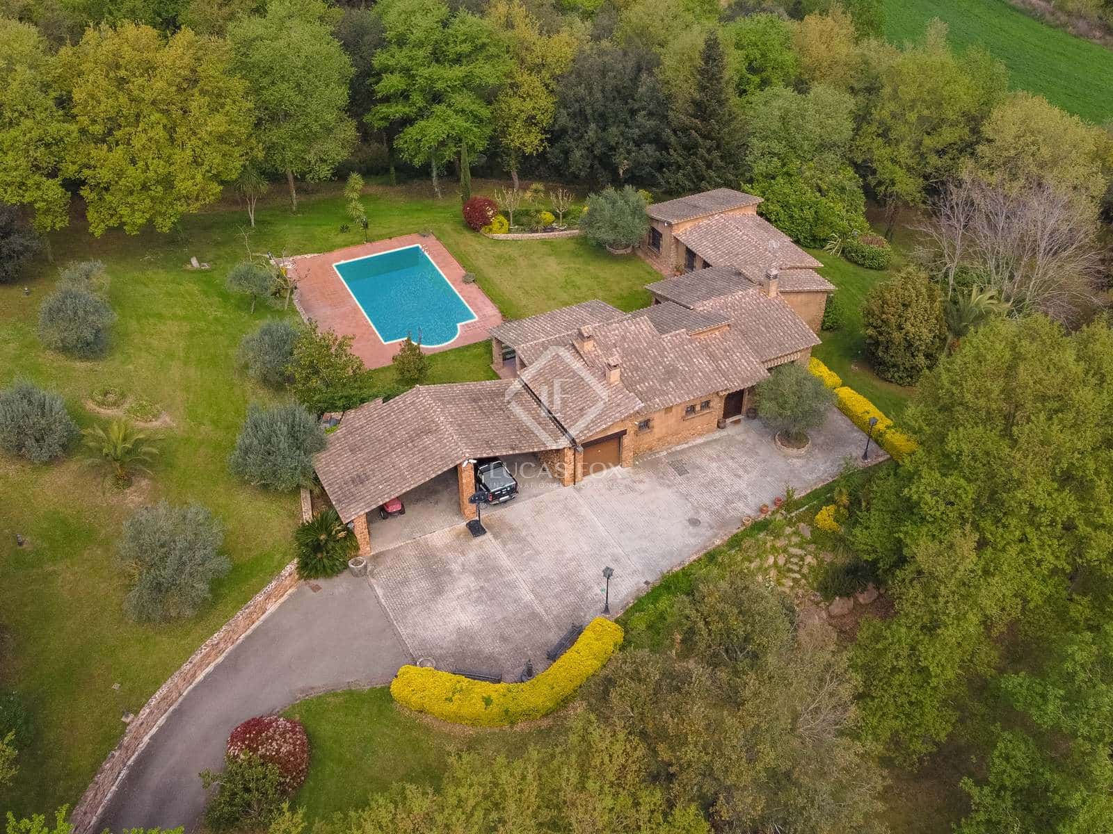 3 soveværelse Finca/Landehus til salg i Santa Cristina d'Aro med swimmingpool garage - € 1.300.000 (Ref: 7182821)