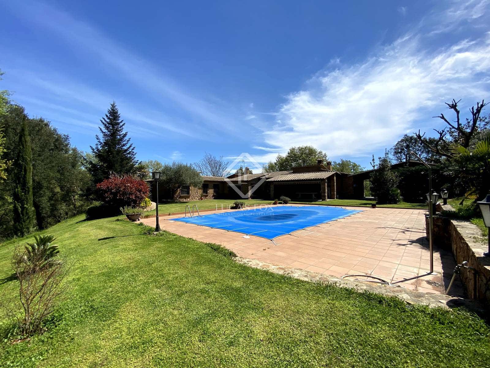 3 soveværelse Finca/Landehus til salg i Santa Cristina d'Aro med swimmingpool garage - € 1.300.000 (Ref: 7182821)