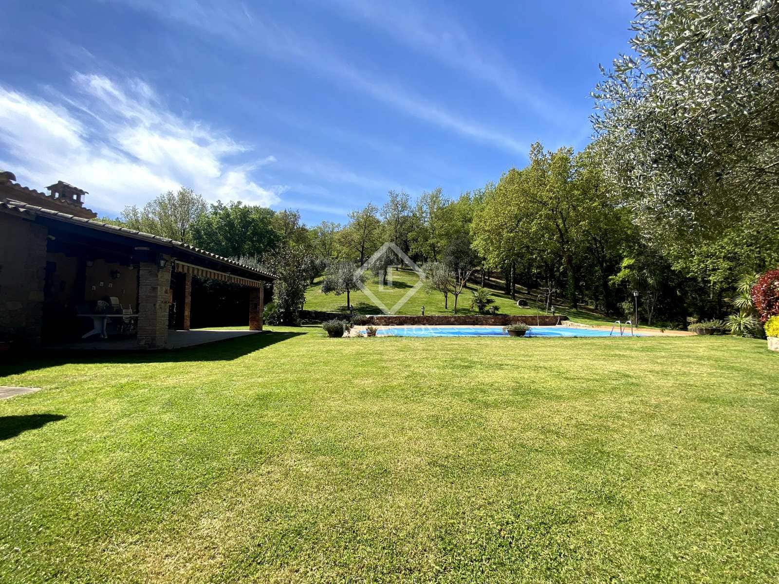 3 soveværelse Finca/Landehus til salg i Santa Cristina d'Aro med swimmingpool garage - € 1.300.000 (Ref: 7182821)