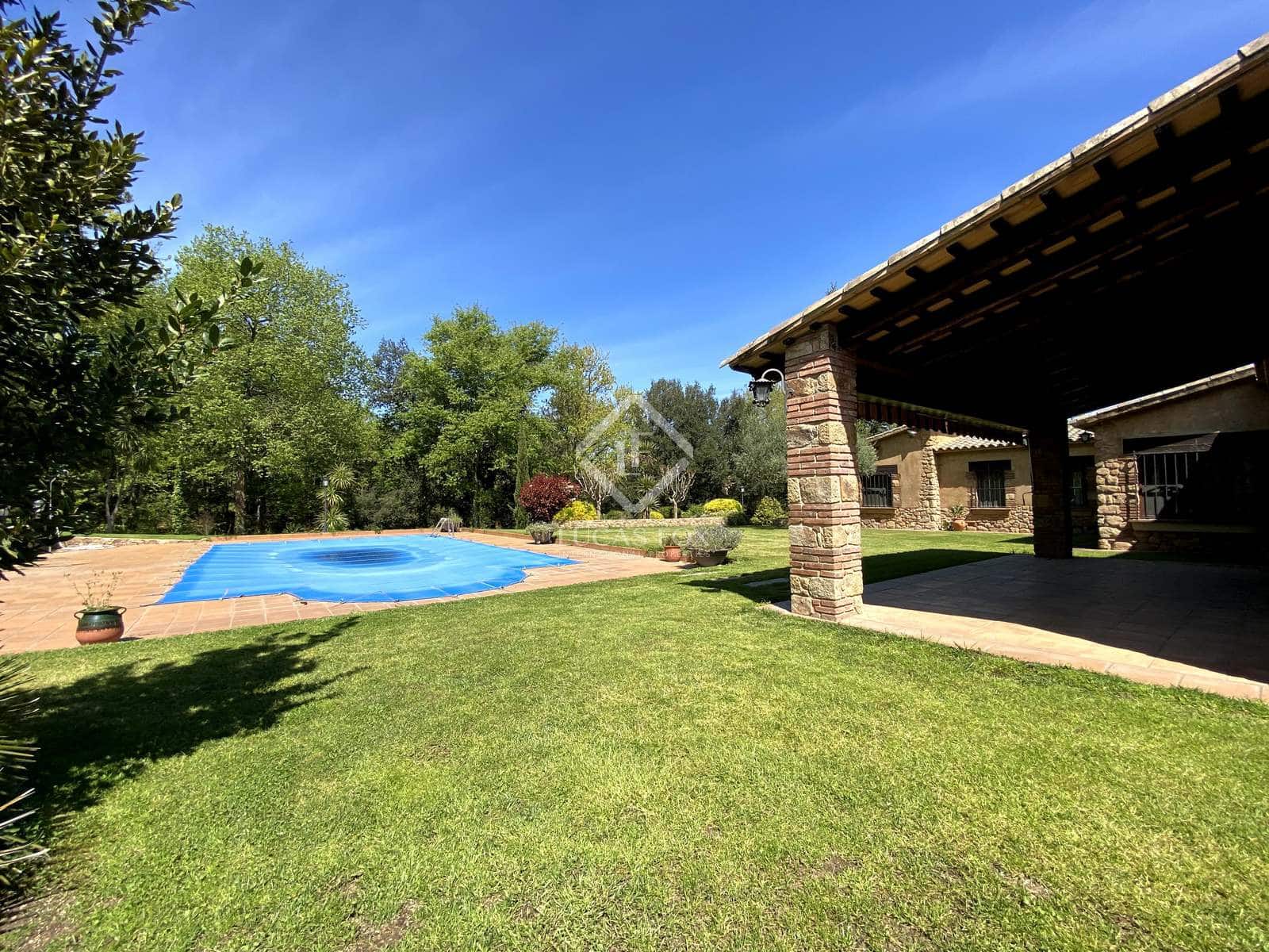 3 soveværelse Finca/Landehus til salg i Santa Cristina d'Aro med swimmingpool garage - € 1.300.000 (Ref: 7182821)