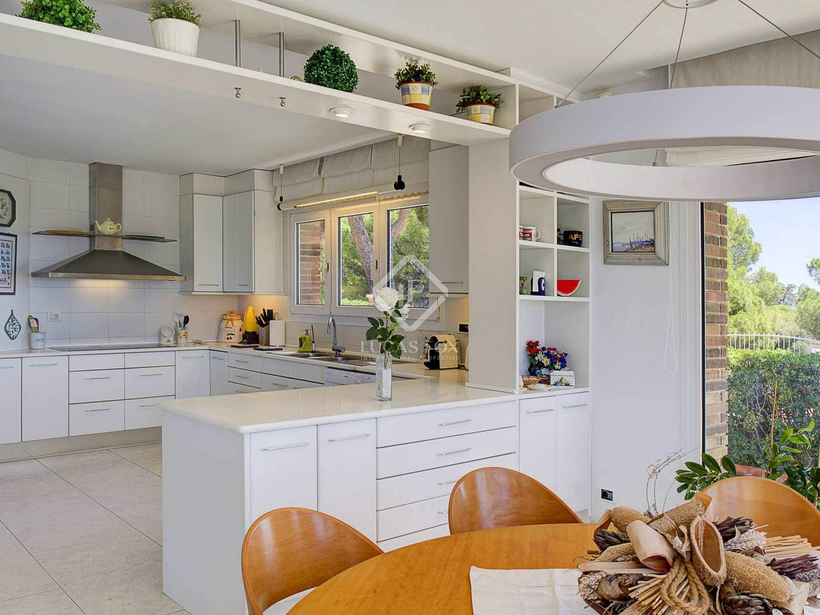 6 soveværelse Villa til salg i Torredembarra med swimmingpool garage - € 2.400.000 (Ref: 7182842)