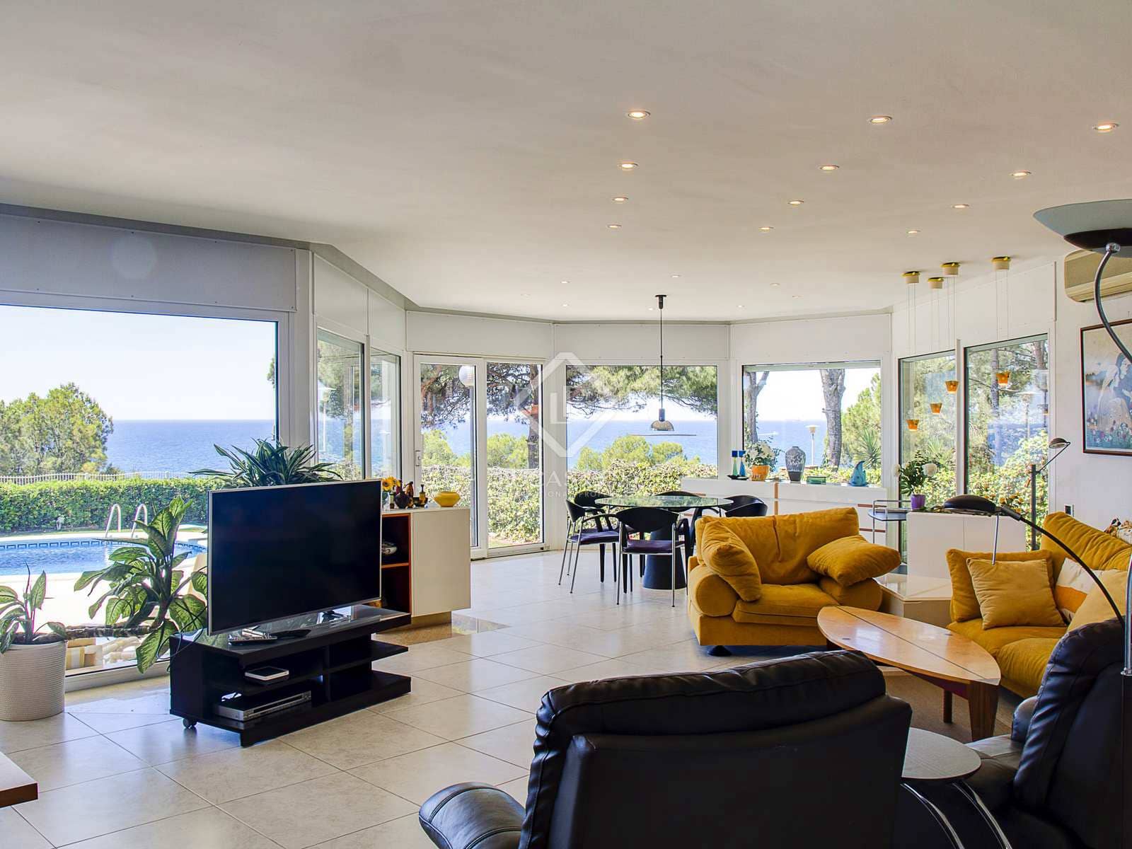 6 soveværelse Villa til salg i Torredembarra med swimmingpool garage - € 2.400.000 (Ref: 7182842)