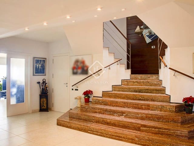 6 soverom Villa til salgs i Torredembarra med svømmebasseng garasje - € 2 400 000 (Ref: 7182842)