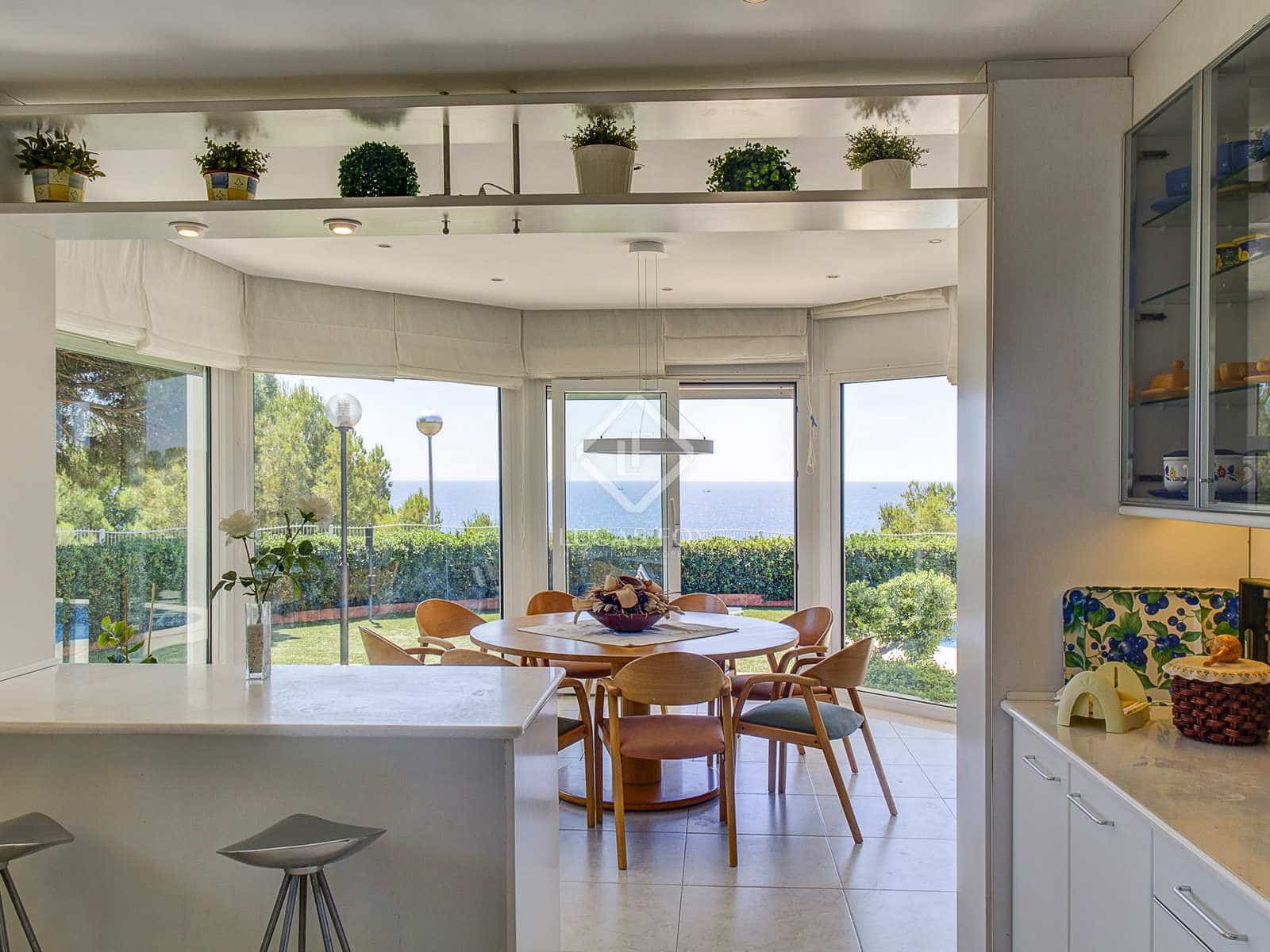 6 soveværelse Villa til salg i Torredembarra med swimmingpool garage - € 2.400.000 (Ref: 7182842)