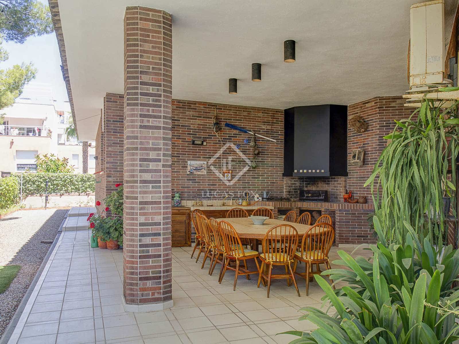 6 soveværelse Villa til salg i Torredembarra med swimmingpool garage - € 2.400.000 (Ref: 7182842)