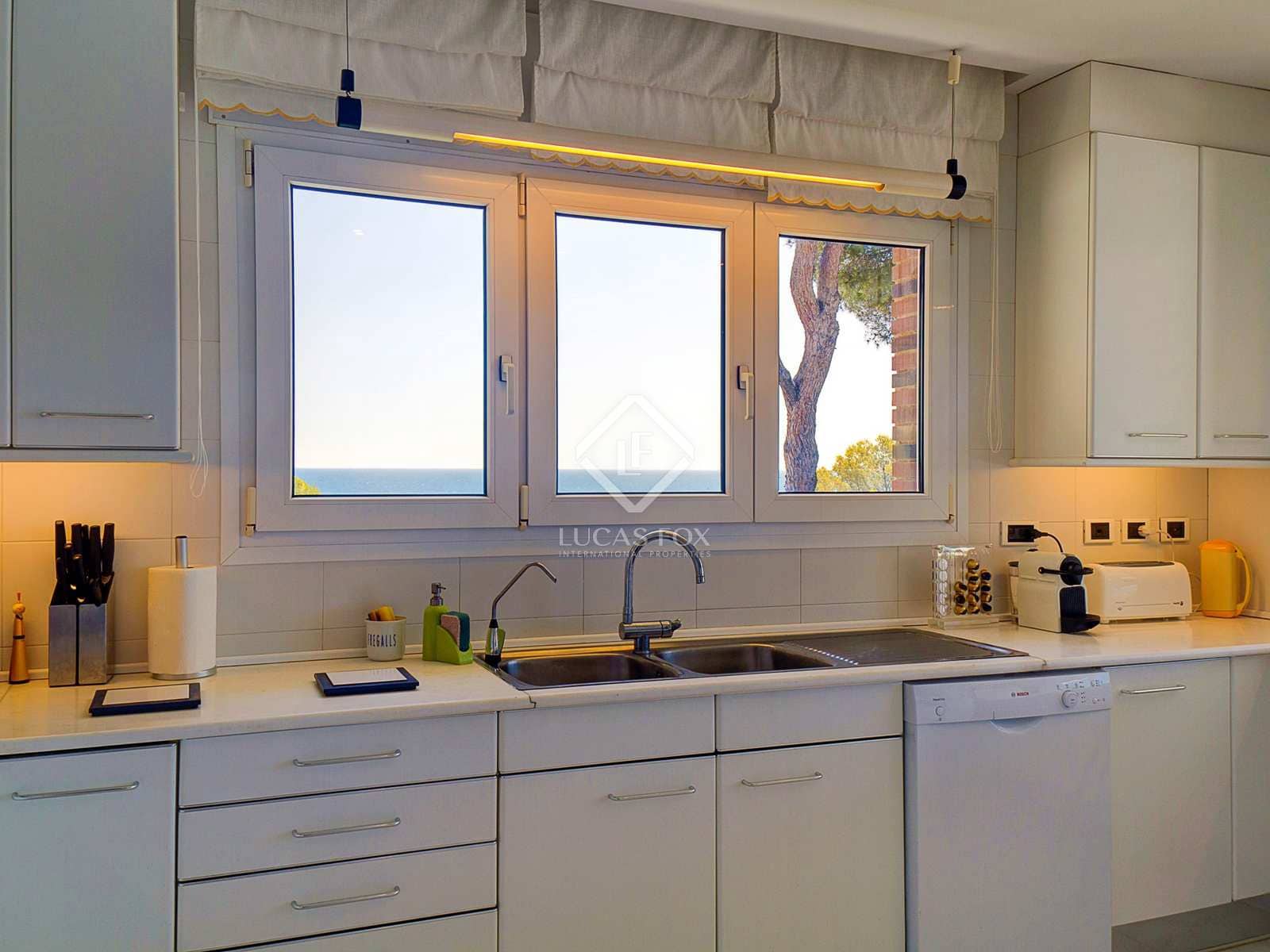 6 soveværelse Villa til salg i Torredembarra med swimmingpool garage - € 2.400.000 (Ref: 7182842)