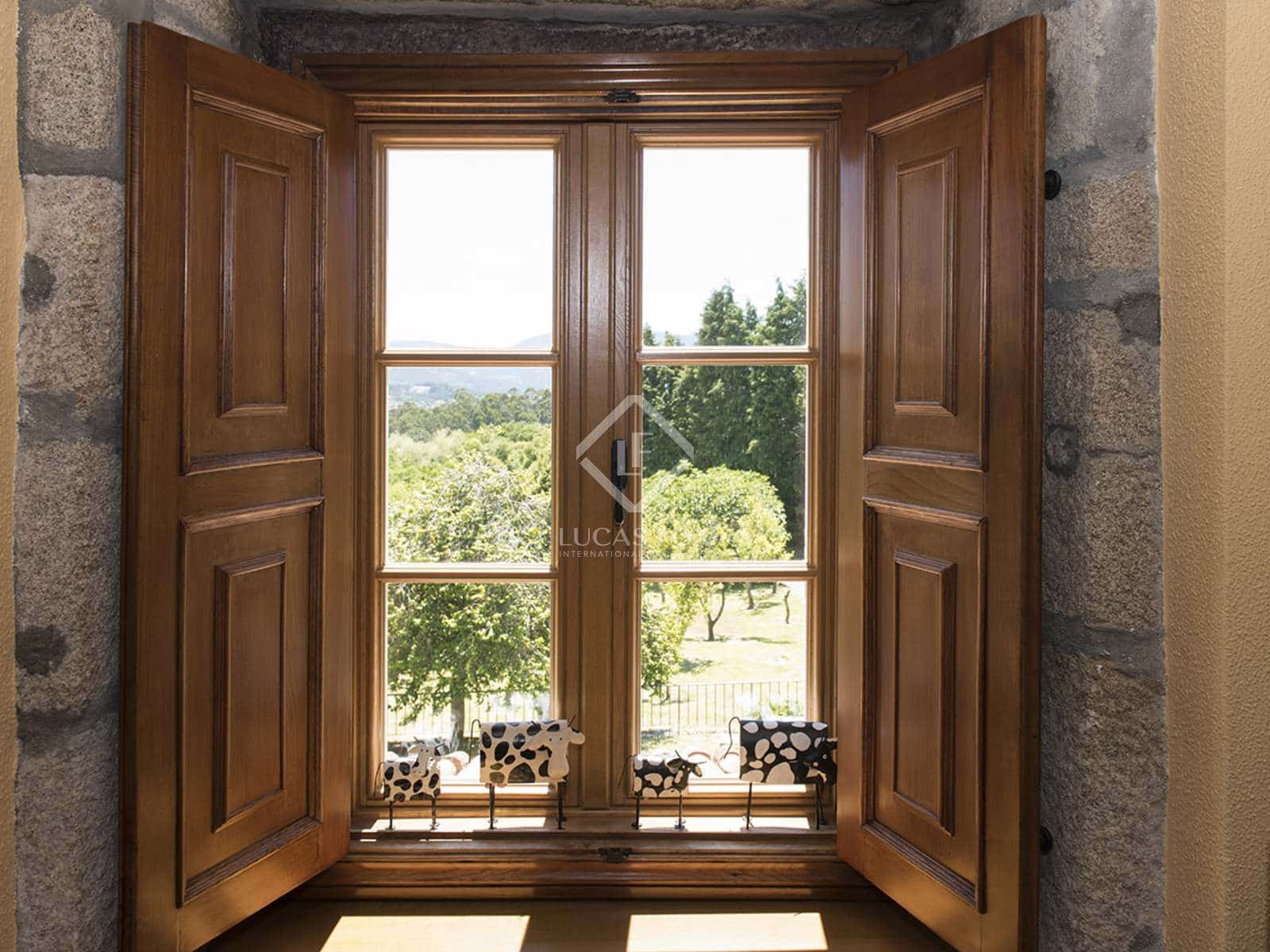 7 soveværelse Villa til salg i Nigran med swimmingpool garage - € 1.700.000 (Ref: 7182844)