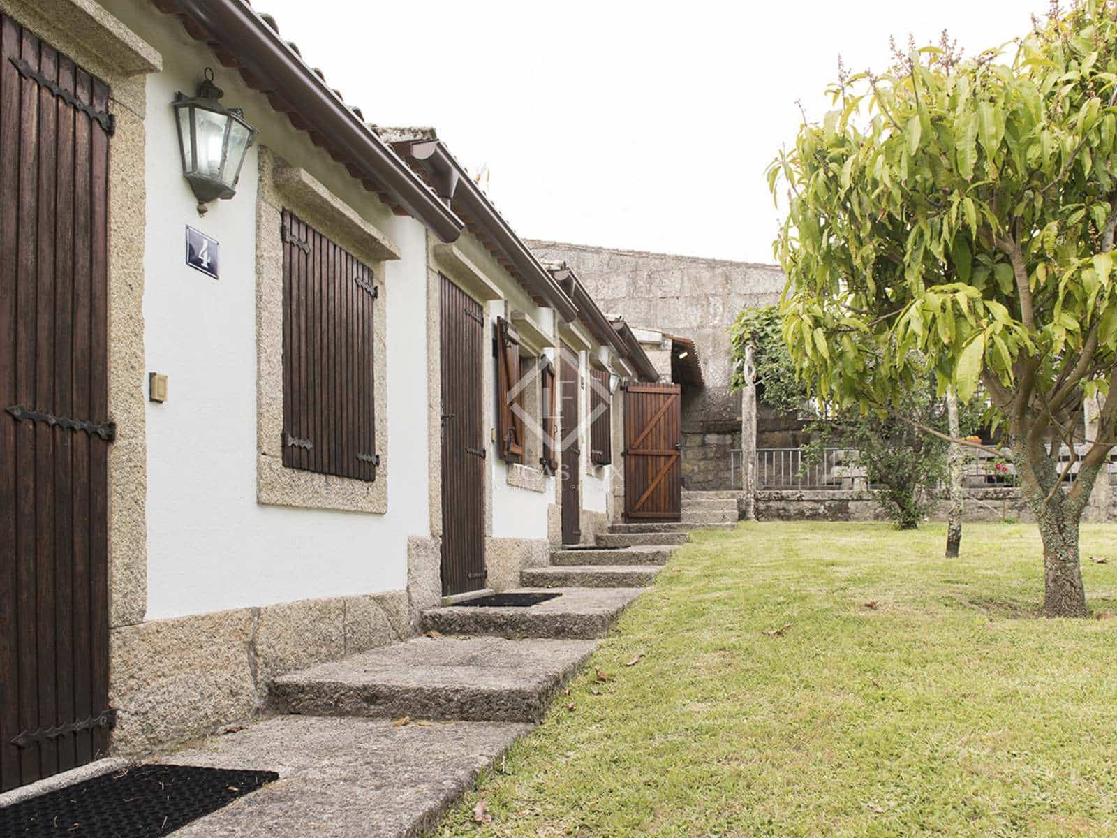 7 soveværelse Villa til salg i Nigran med swimmingpool garage - € 1.700.000 (Ref: 7182844)