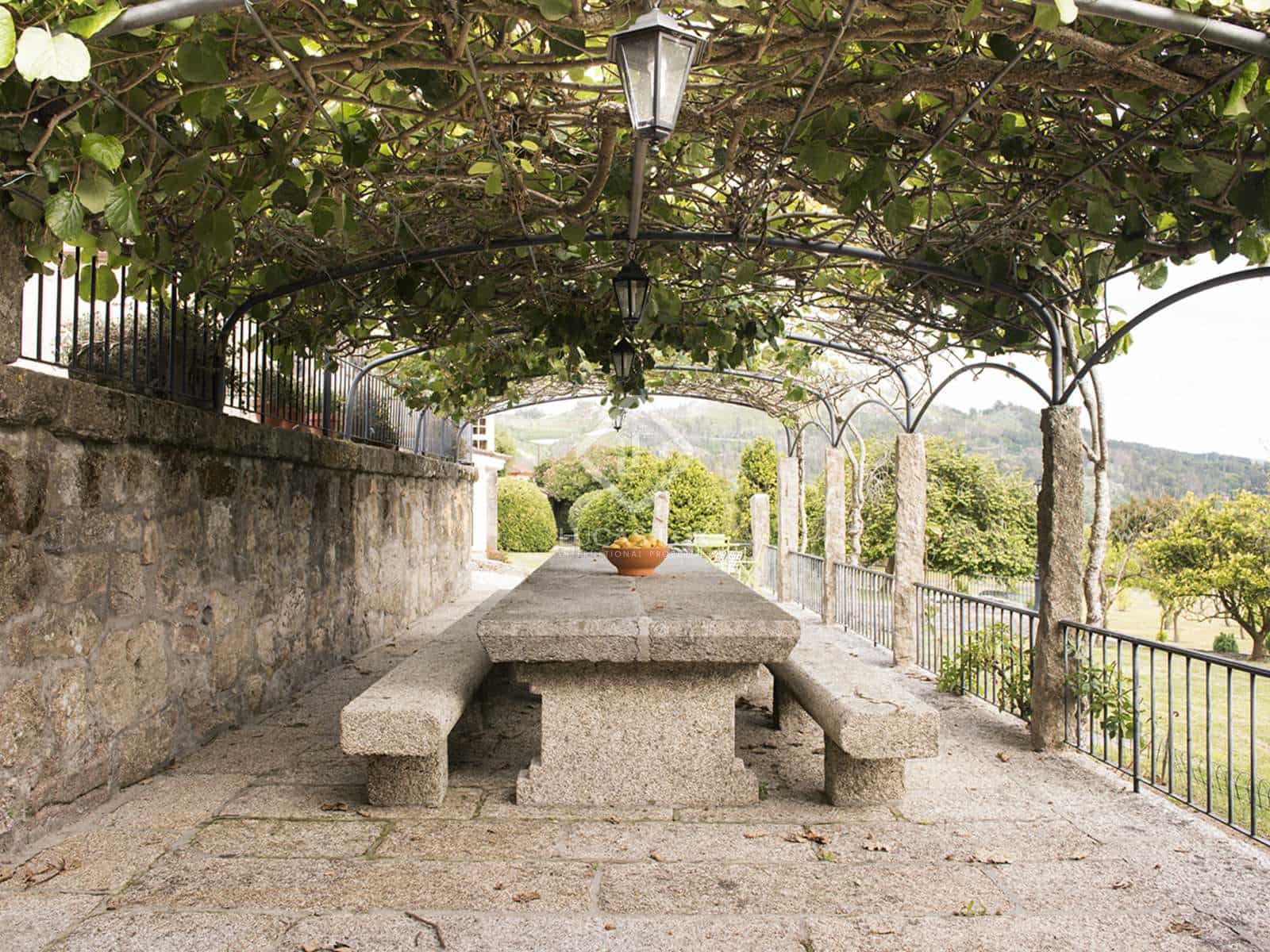 7 soveværelse Villa til salg i Nigran med swimmingpool garage - € 1.700.000 (Ref: 7182844)