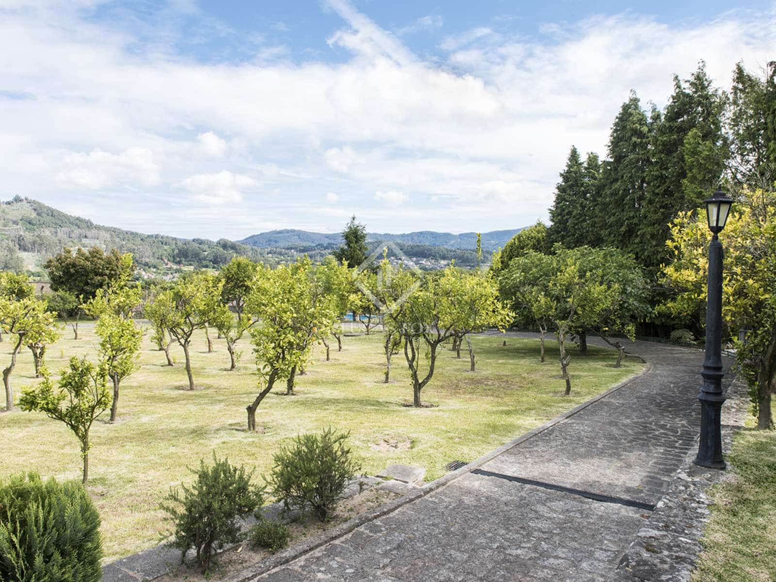 7 soveværelse Villa til salg i Nigran med swimmingpool garage - € 1.700.000 (Ref: 7182844)