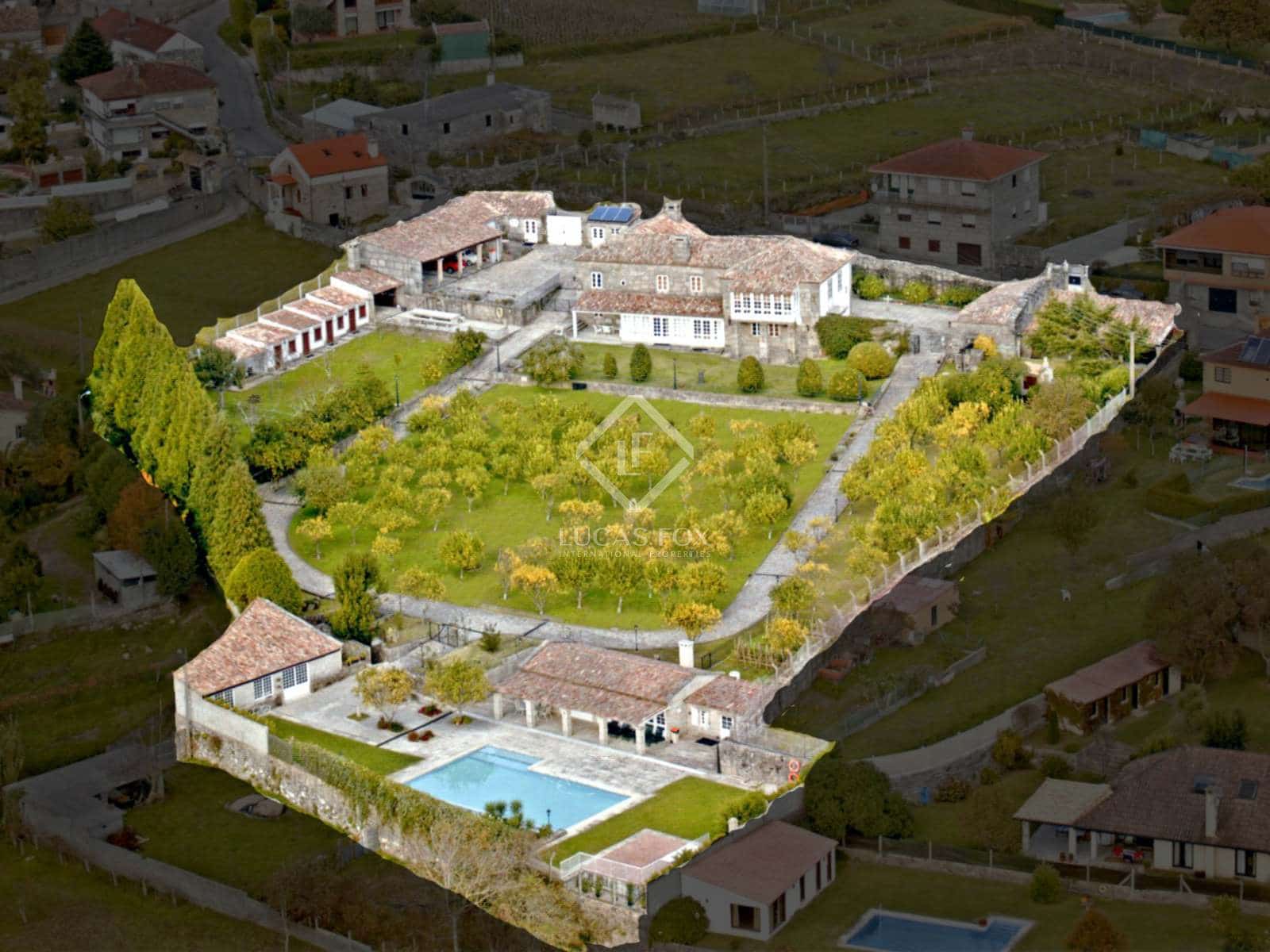 7 soveværelse Villa til salg i Nigran med swimmingpool garage - € 1.700.000 (Ref: 7182844)