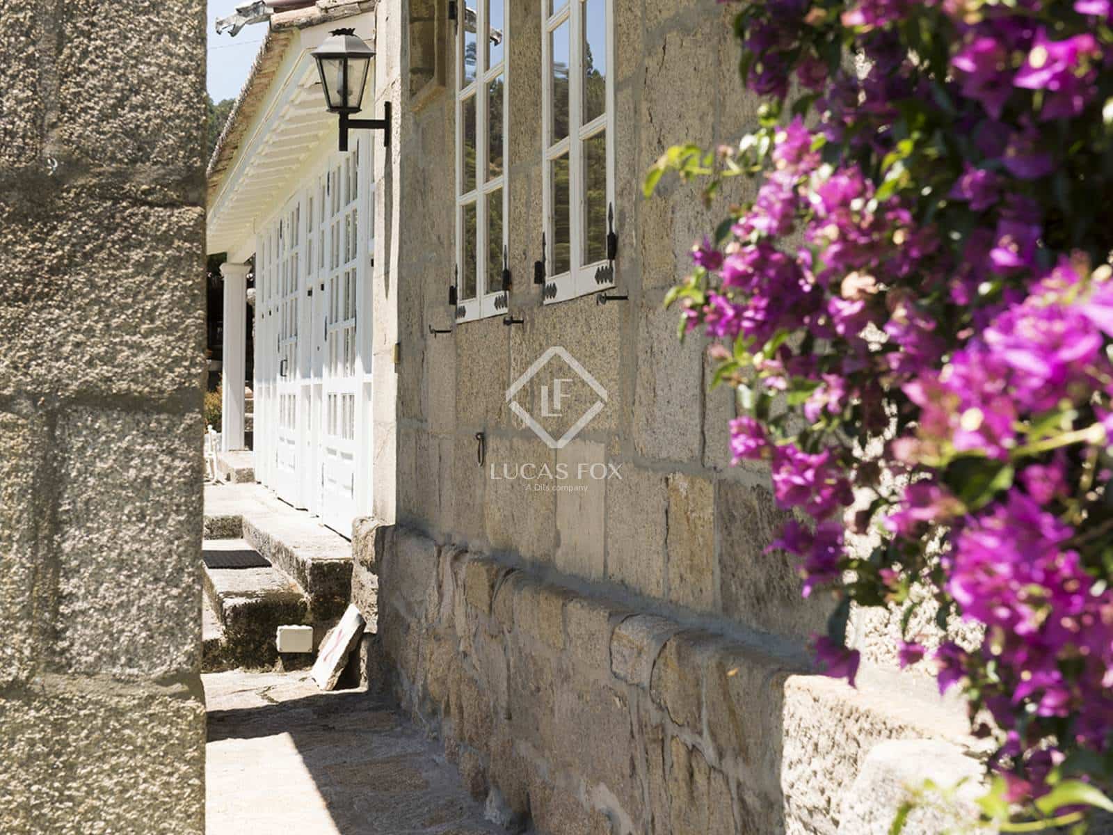 7 soveværelse Villa til salg i Nigran med swimmingpool garage - € 1.700.000 (Ref: 7182844)