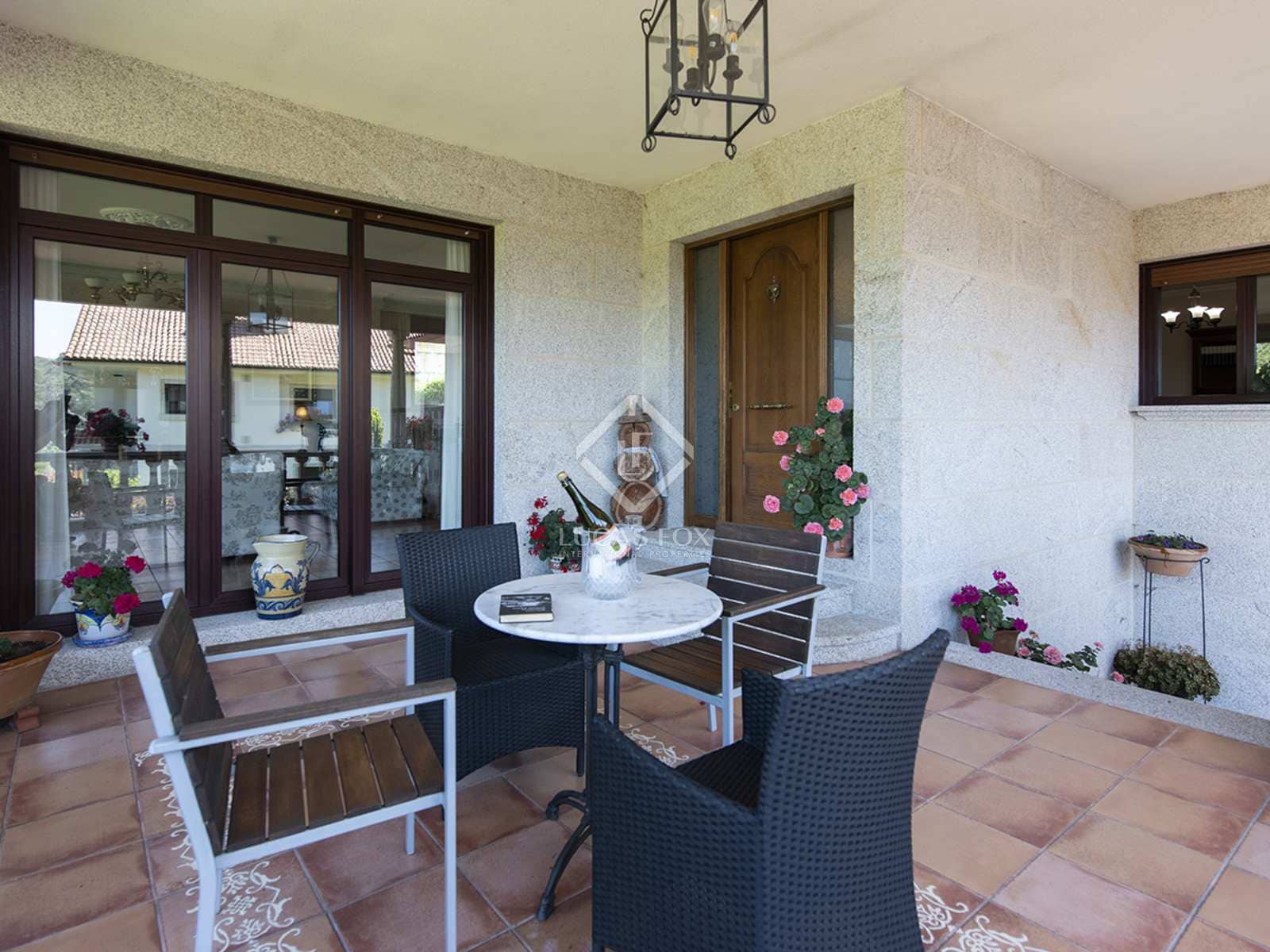 4 soveværelse Villa til salg i Gondomar med swimmingpool garage - € 750.000 (Ref: 7182849)