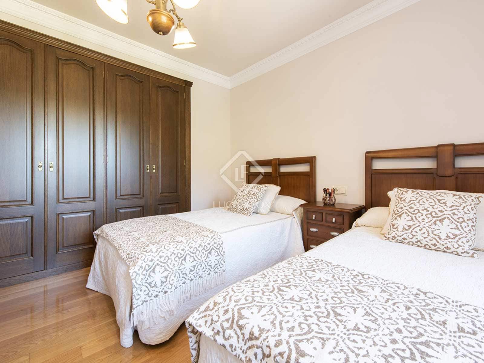 4 soveværelse Villa til salg i Gondomar med swimmingpool garage - € 750.000 (Ref: 7182849)