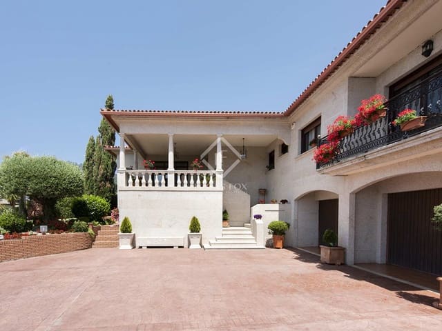 4 bedroom Villa for sale in Gondomar with pool garage - € 750,000 (Ref: 7182849)