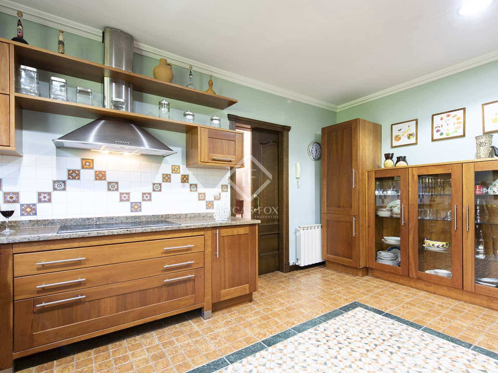 4 soveværelse Villa til salg i Gondomar med swimmingpool garage - € 750.000 (Ref: 7182849)