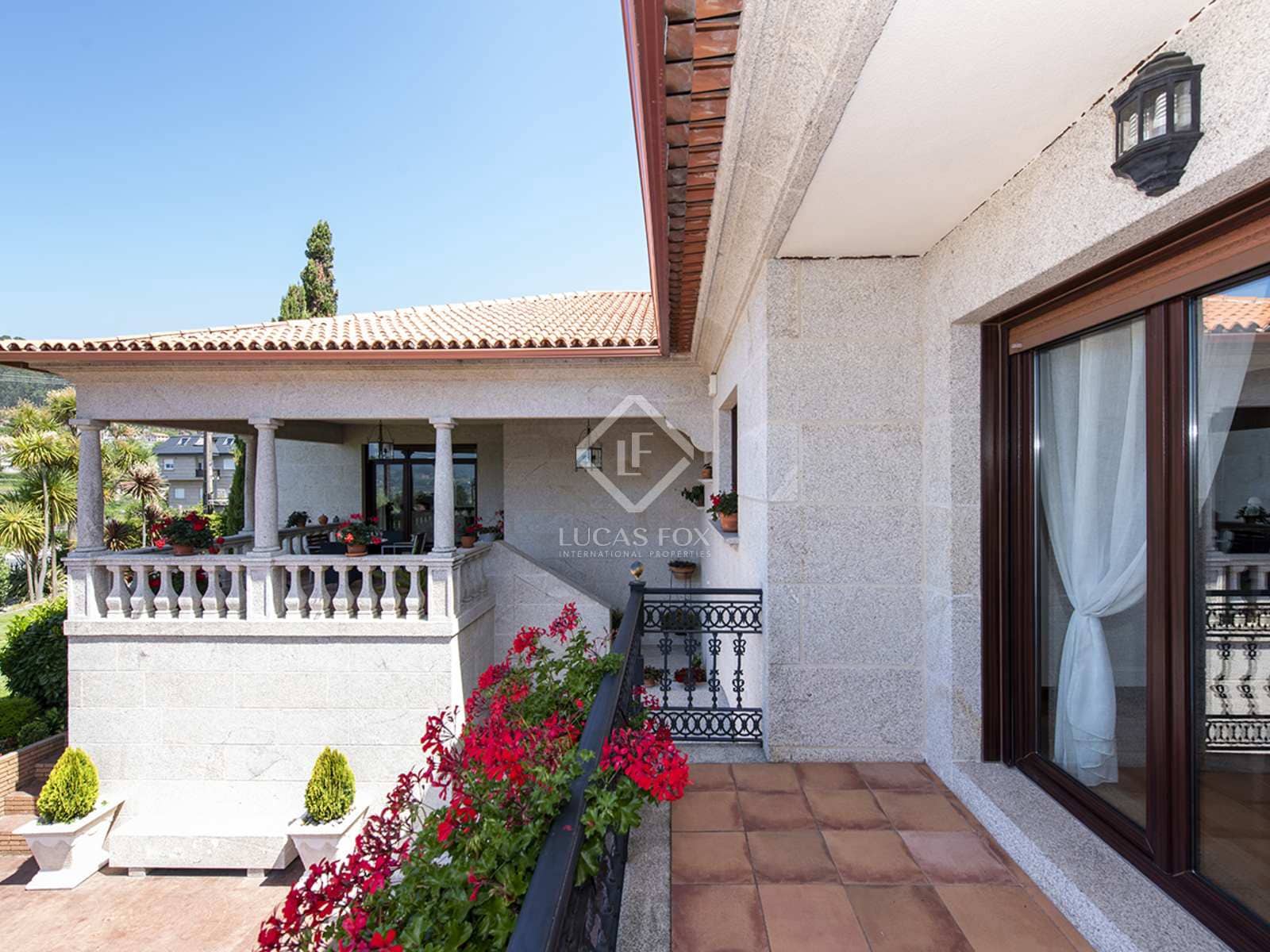 4 soveværelse Villa til salg i Gondomar med swimmingpool garage - € 750.000 (Ref: 7182849)