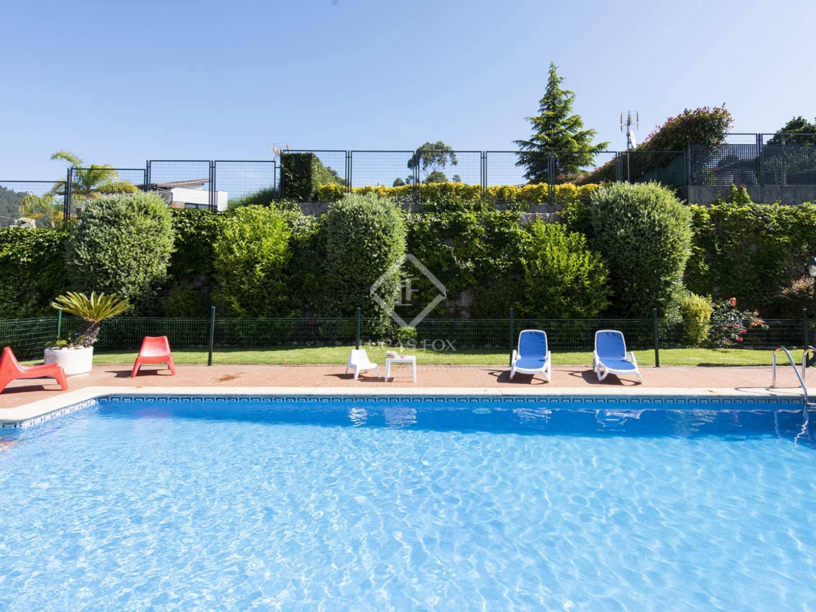 4 soveværelse Villa til salg i Gondomar med swimmingpool garage - € 750.000 (Ref: 7182849)