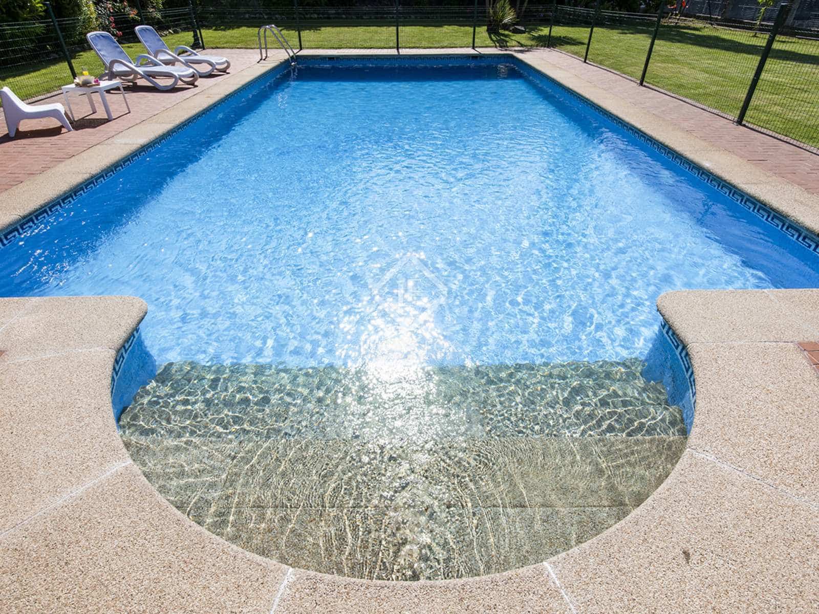 4 soveværelse Villa til salg i Gondomar med swimmingpool garage - € 750.000 (Ref: 7182849)