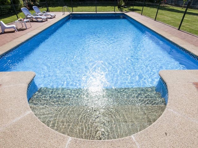 4 bedroom Villa for sale in Gondomar with pool garage - € 750,000 (Ref: 7182849)