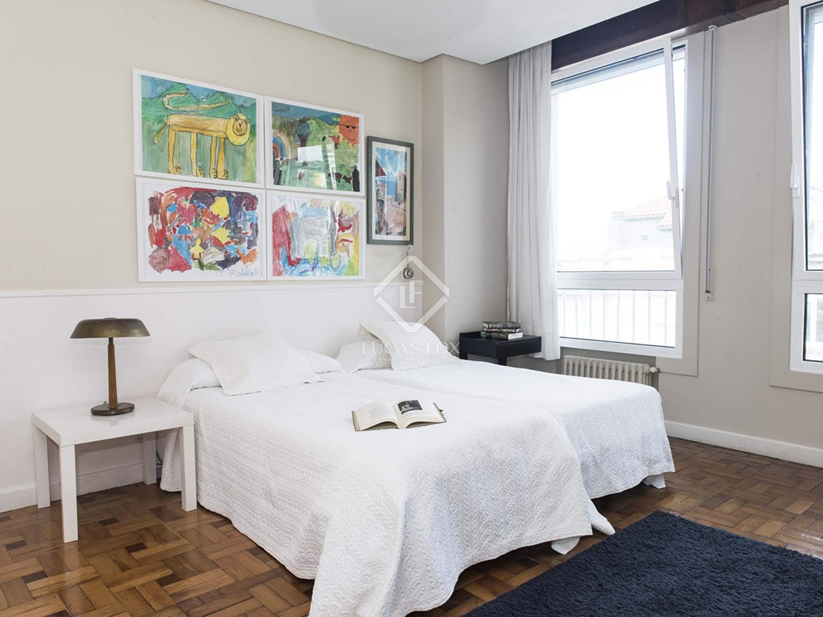 Apartamento de 4 habitaciones en Vigo en venta - 1.200.000 € (Ref: 7182863)