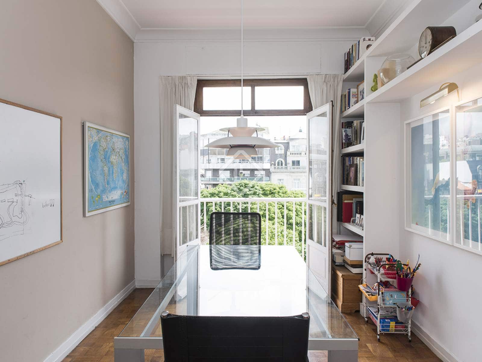 Apartamento de 4 habitaciones en Vigo en venta - 1.200.000 € (Ref: 7182863)