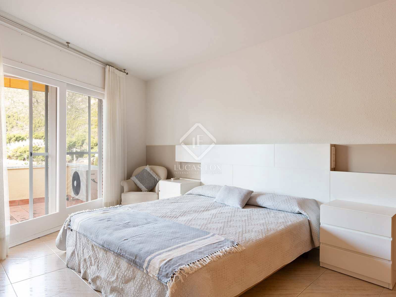 7 bedroom Villa for sale in Castelldefels with pool garage - € 1,900,000 (Ref: 7200125)