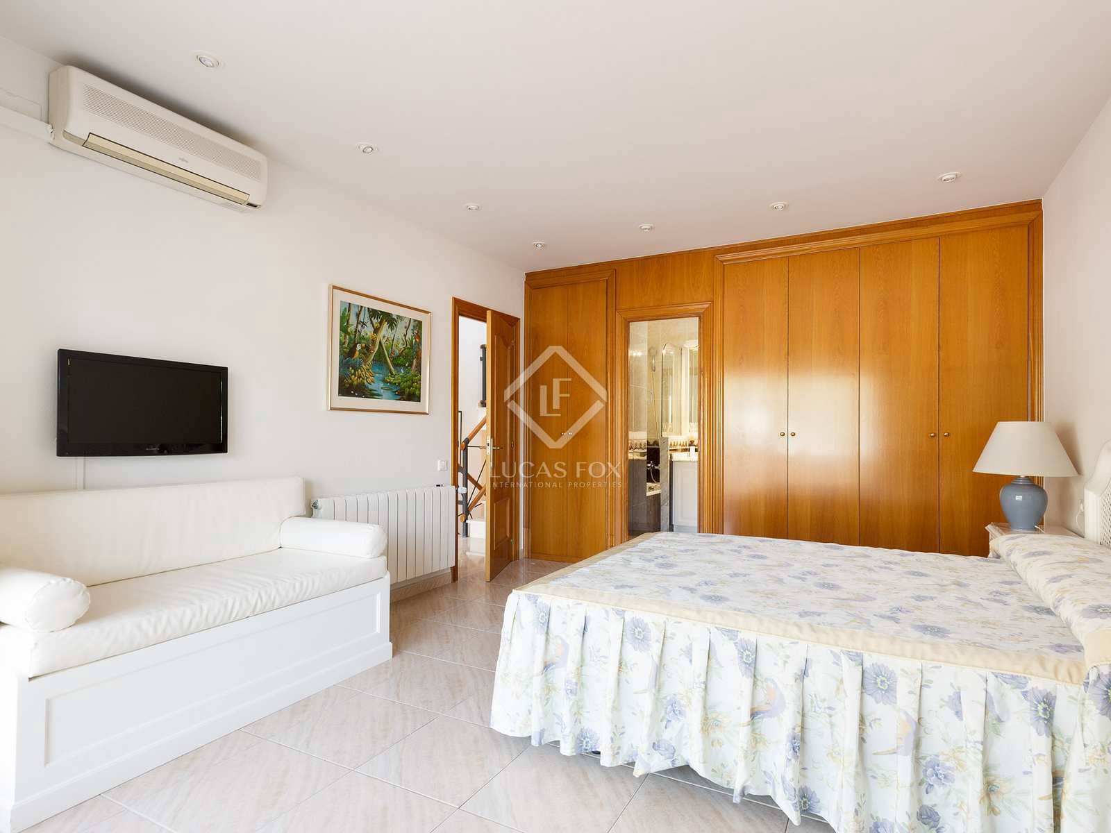 7 bedroom Villa for sale in Castelldefels with pool garage - € 1,900,000 (Ref: 7200125)