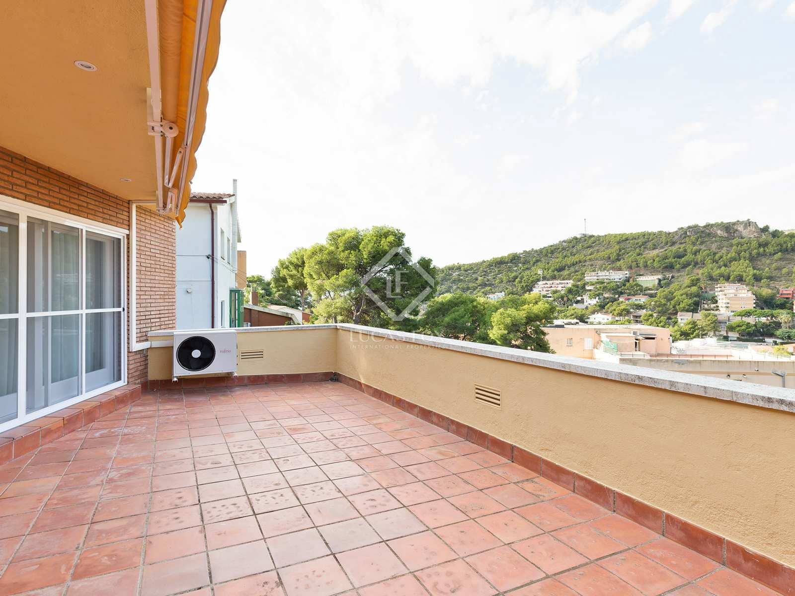 7 bedroom Villa for sale in Castelldefels with pool garage - € 1,900,000 (Ref: 7200125)