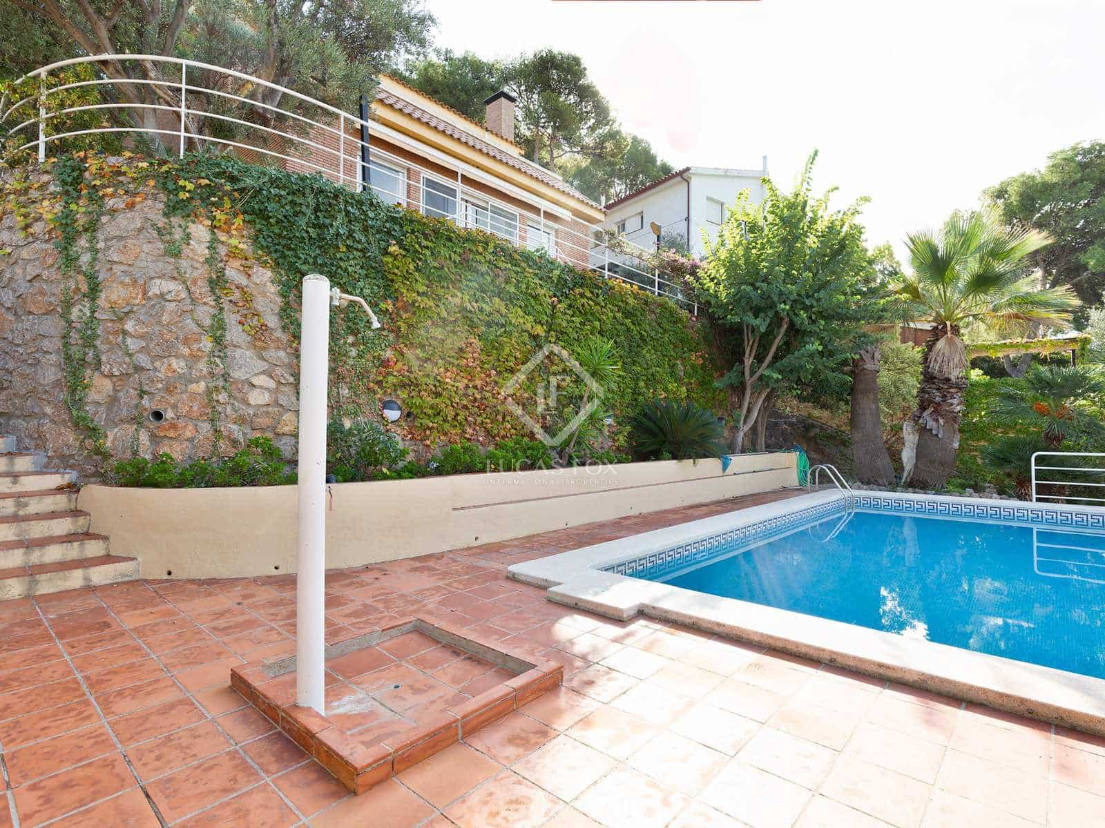 7 bedroom Villa for sale in Castelldefels with pool garage - € 1,900,000 (Ref: 7200125)