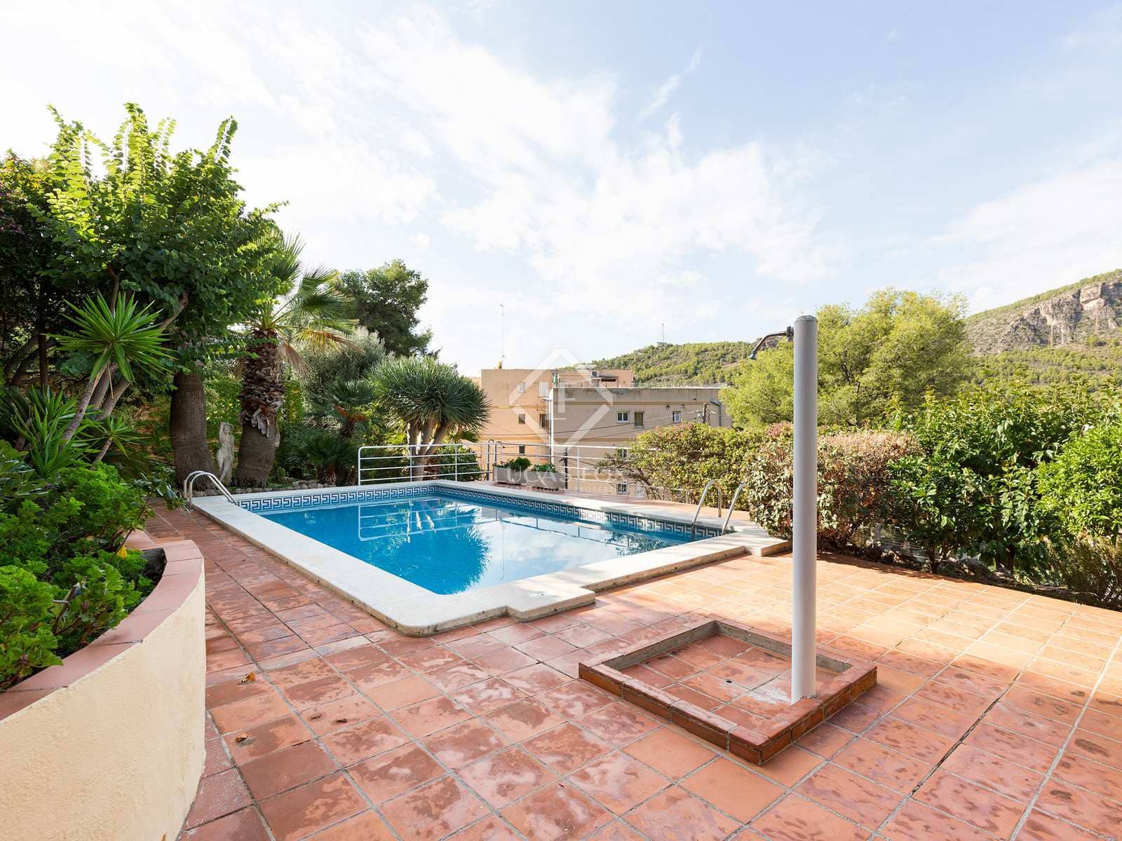 7 bedroom Villa for sale in Castelldefels with pool garage - € 1,900,000 (Ref: 7200125)
